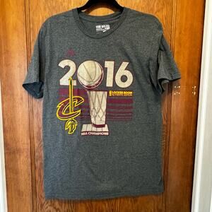 EUC adidas 2016 Cleveland Cavaliers NBA Champion‎ Lock Room Shirt Medium